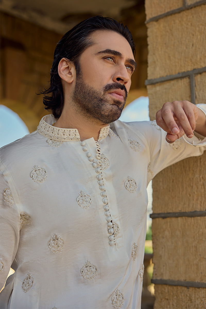 'Nael' Kurta Pajama