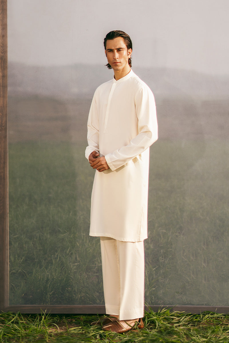 Elegant boski designer kurta pajama for men, featuring a sophisticated and timeless kurta design for traditional events.